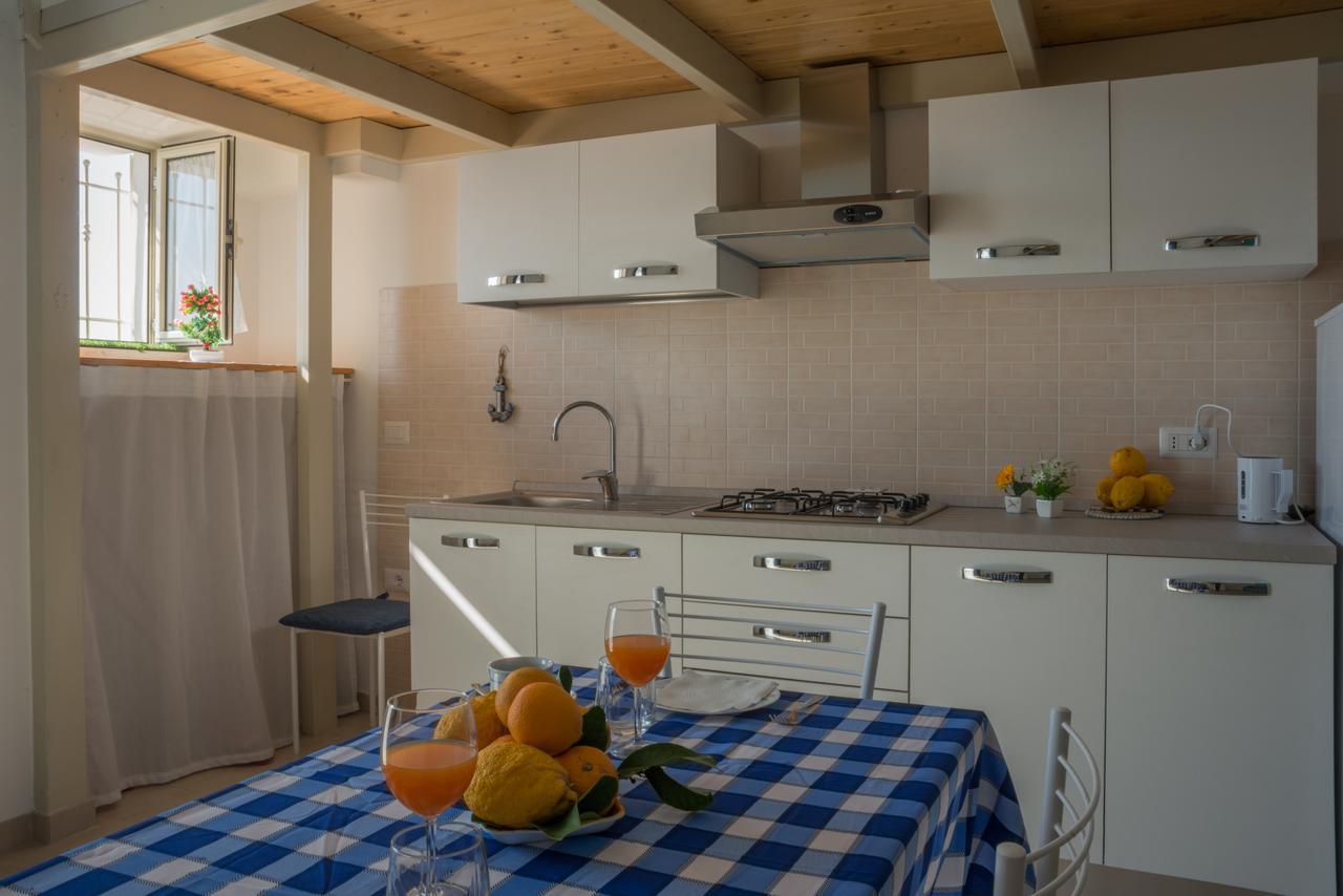 Joanna Studio Flat Джардіні-Наксос Екстер'єр фото